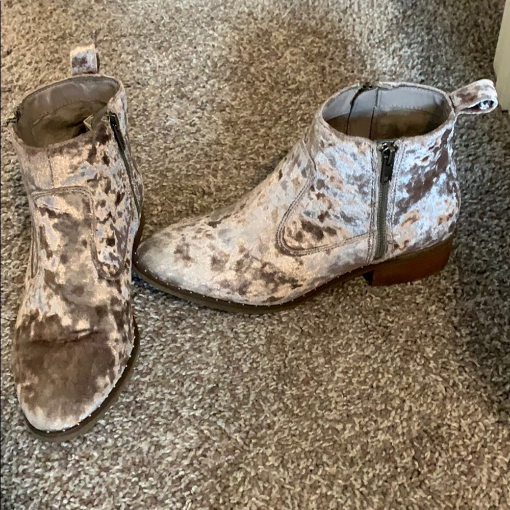 Light purple suede booties with metal detailing